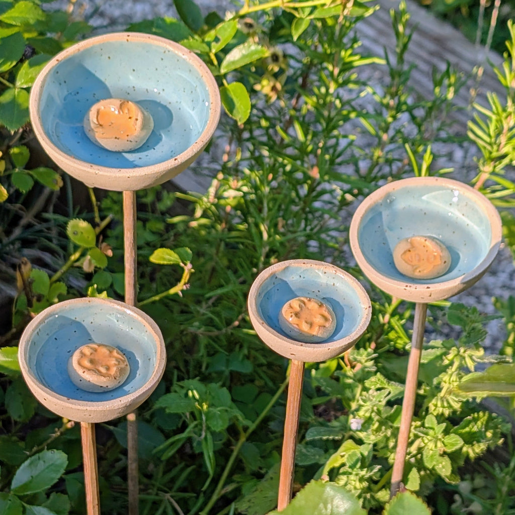 Insektentränken aus Keramik, 4er Set, inkl. Steine + Stäbe