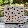 Bienenstein L Blumenwiese, Nisthilfe für Wildbienen