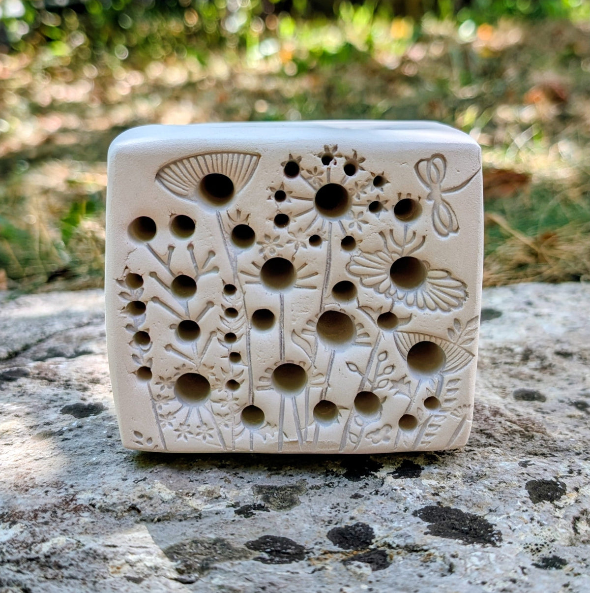 Bienenstein M Blumenwiese - Nisthilfe für Wildbienen
